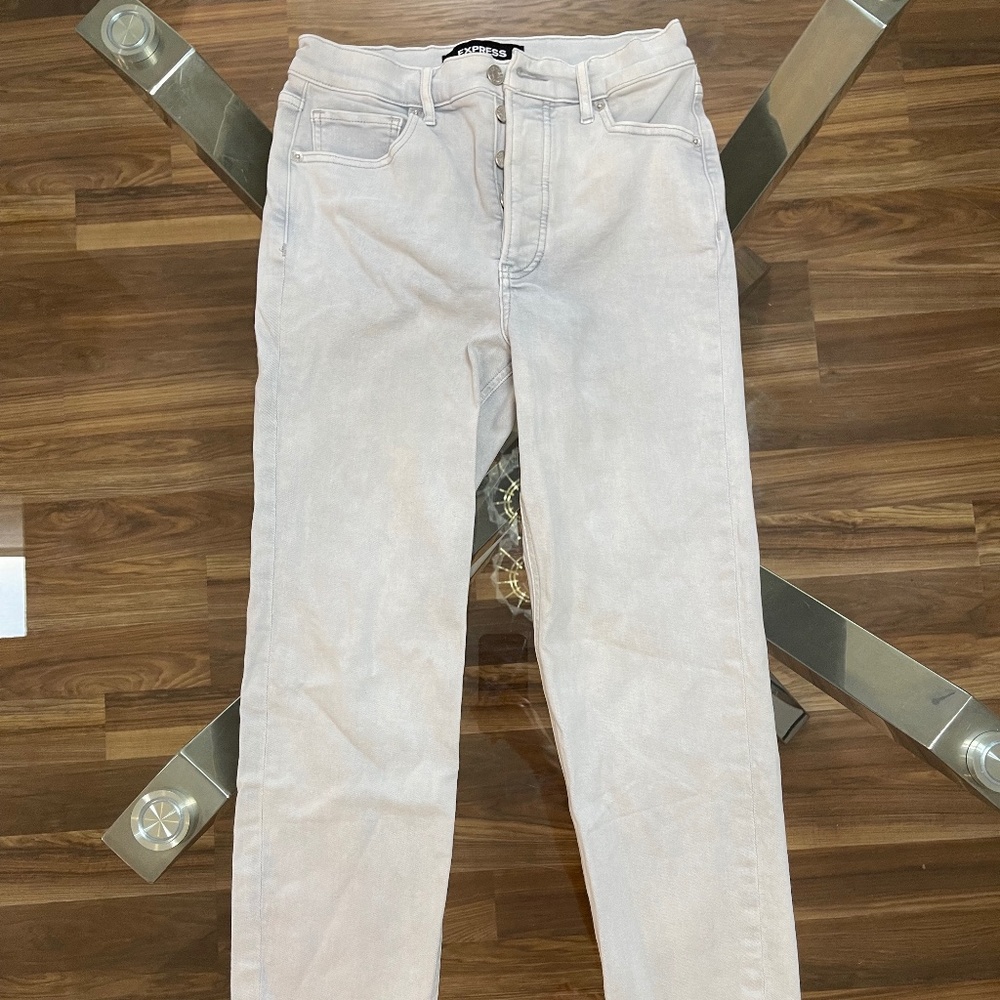 Express Mom Jeans, Super High Rise, Stretch Size 4, Light Blue Demin